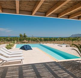 2 bedroom villa with infinity pool, near Alcamo, sleeps 4-5